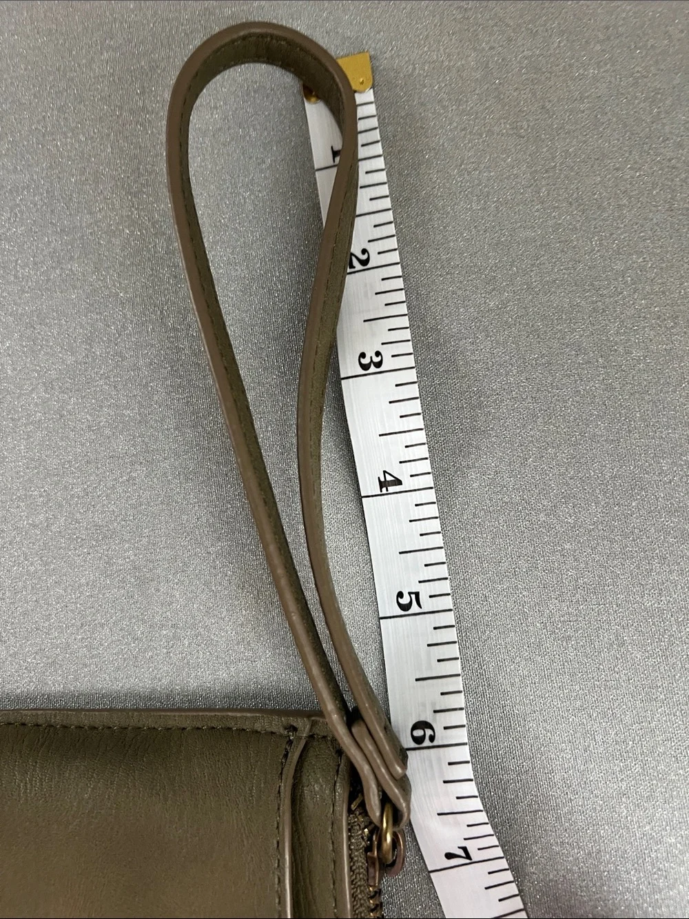 Universal Thread | Women's Olive Green Wristlet Wallet - Leather Look 7” x 4.5”